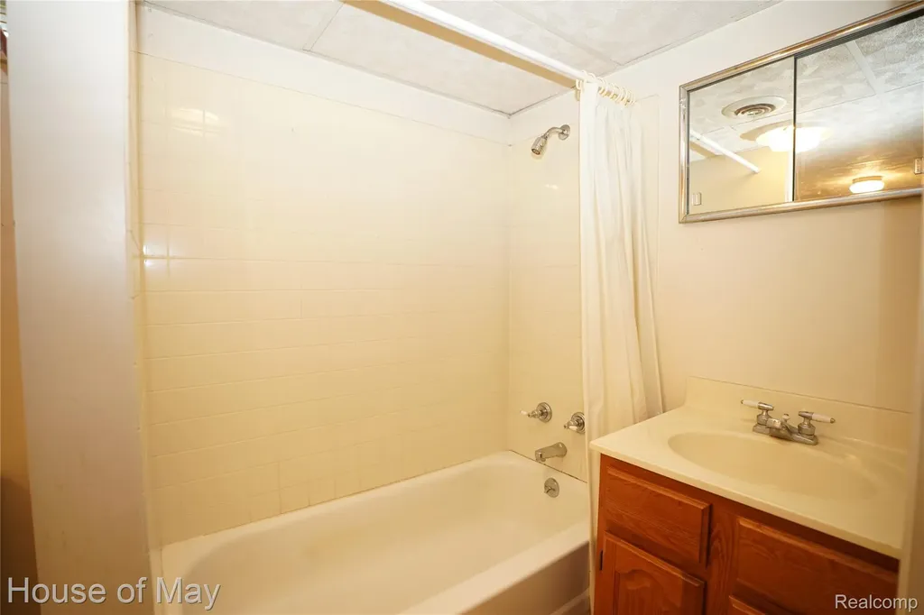 18233 Ruth Street Melvindale City MI 48122