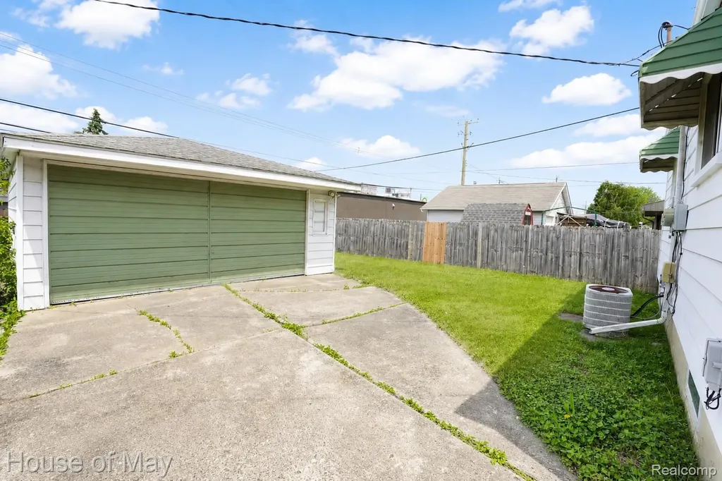 18233 Ruth Street Melvindale City MI 48122