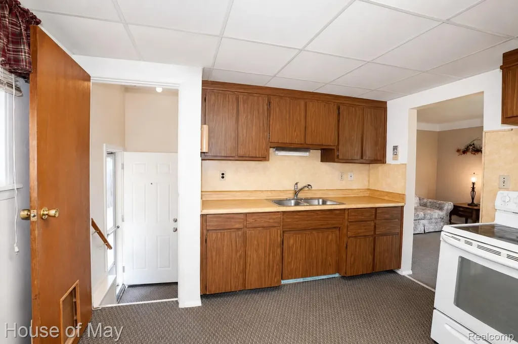18233 Ruth Street Melvindale City MI 48122