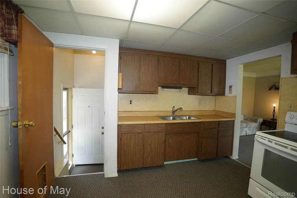 18233 Ruth Street Melvindale City MI 48122