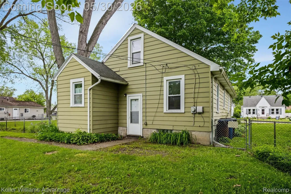 19302 Negaunee Redford Charter Township MI 48240