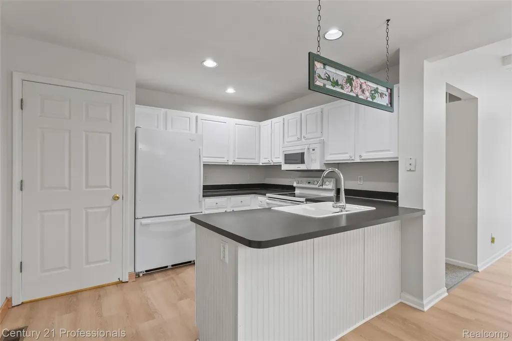 18344 Greenmeadow Drive Clinton Charter Township MI 48038