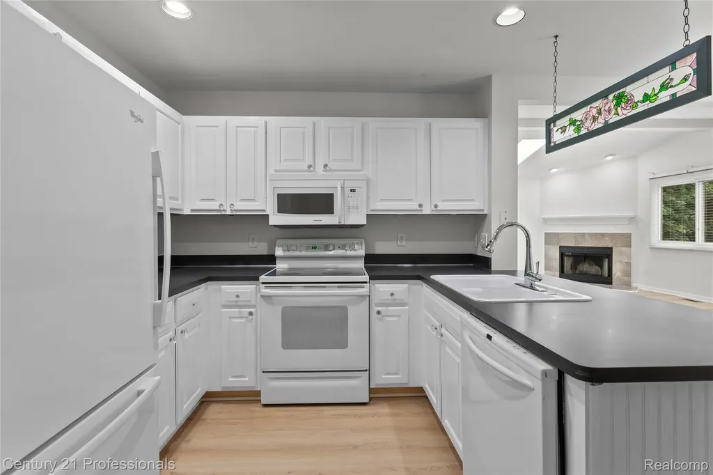 18344 Greenmeadow Drive Clinton Charter Township MI 48038
