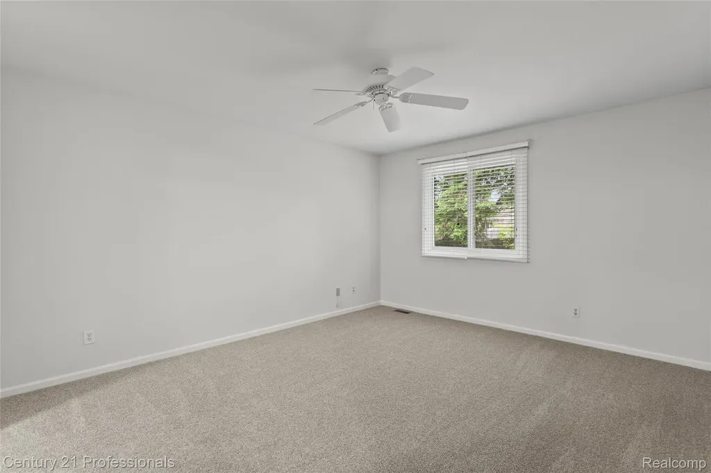 18344 Greenmeadow Drive Clinton Charter Township MI 48038