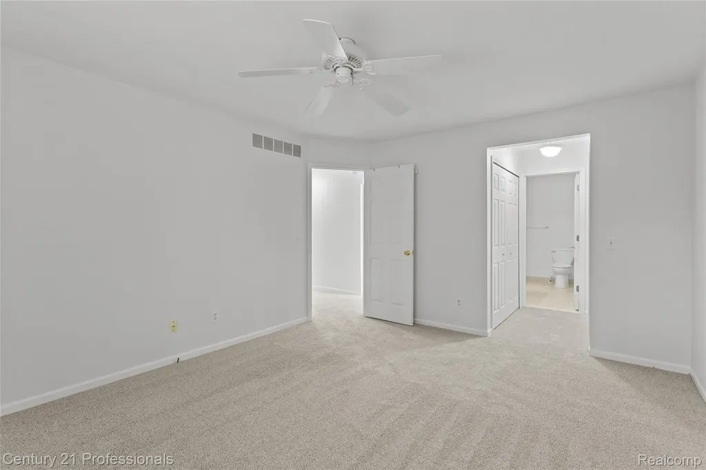 18344 Greenmeadow Drive Clinton Charter Township MI 48038