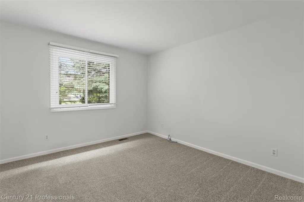 18344 Greenmeadow Drive Clinton Charter Township MI 48038