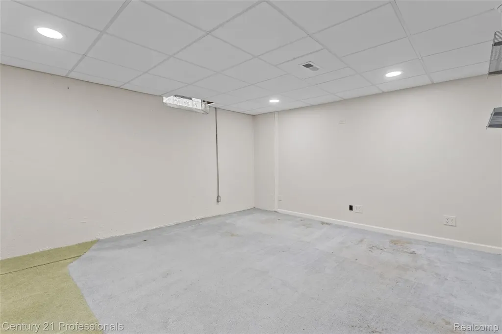 18344 Greenmeadow Drive Clinton Charter Township MI 48038