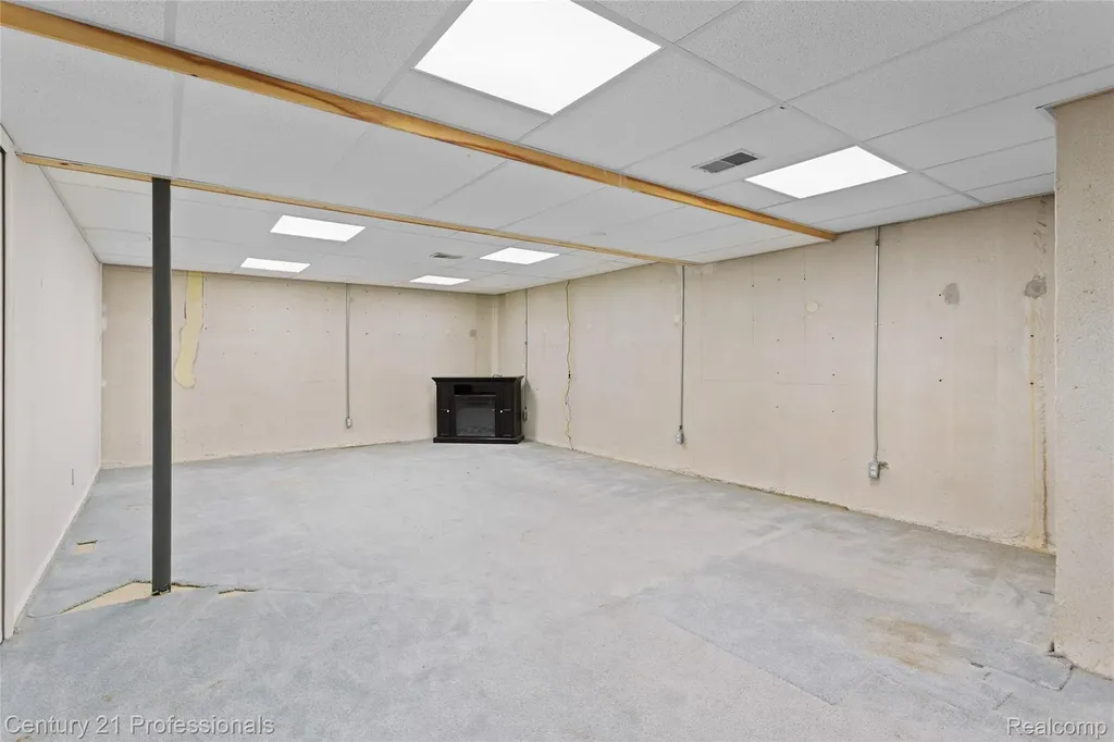 18344 Greenmeadow Drive Clinton Charter Township MI 48038