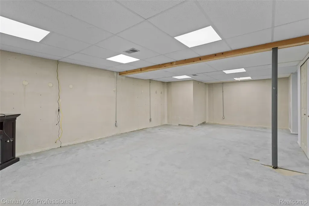18344 Greenmeadow Drive Clinton Charter Township MI 48038