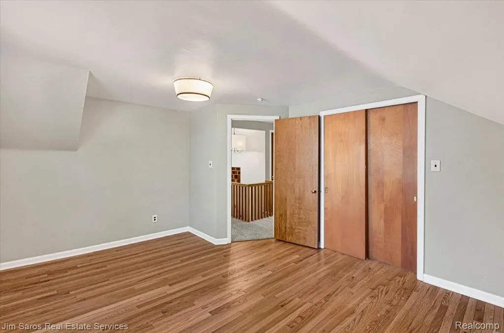 21252 Huntington Avenue Harper Woods City MI 48225