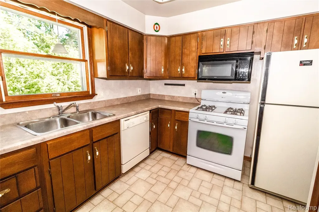 9051 Vienna Road Forest Township MI 48463