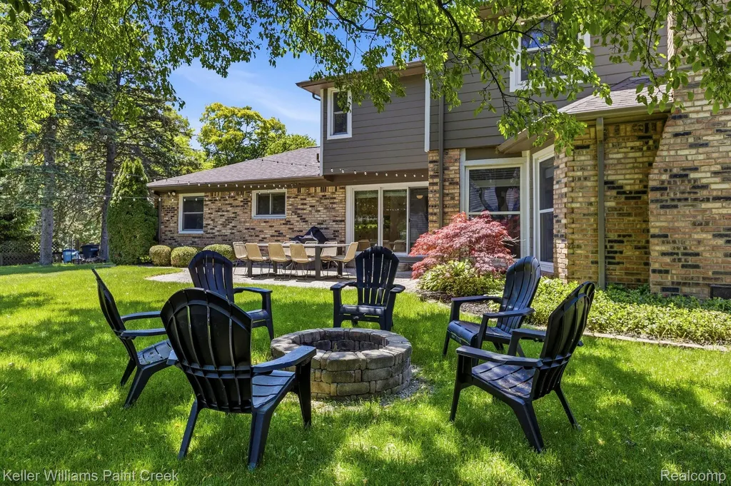 1675 Kilburn Road N Rochester Hills City MI 48306