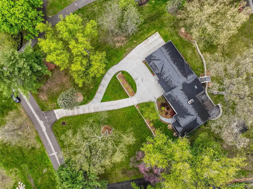 30360 Kincardine Road Franklin Village MI 48025