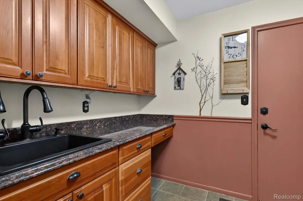 12664 Lashbrook Lane W Brighton Township MI 48114