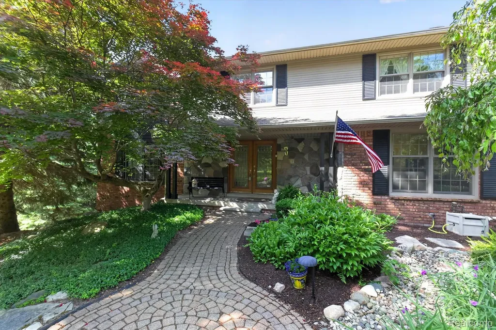 12664 Lashbrook Lane W Brighton Township MI 48114
