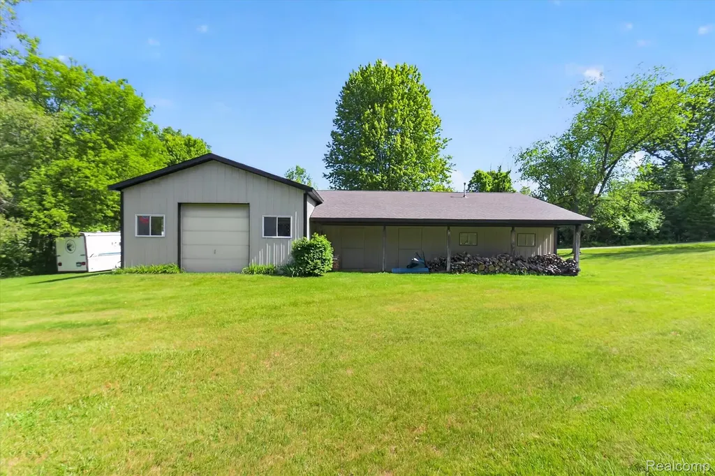 12664 Lashbrook Lane W Brighton Township MI 48114