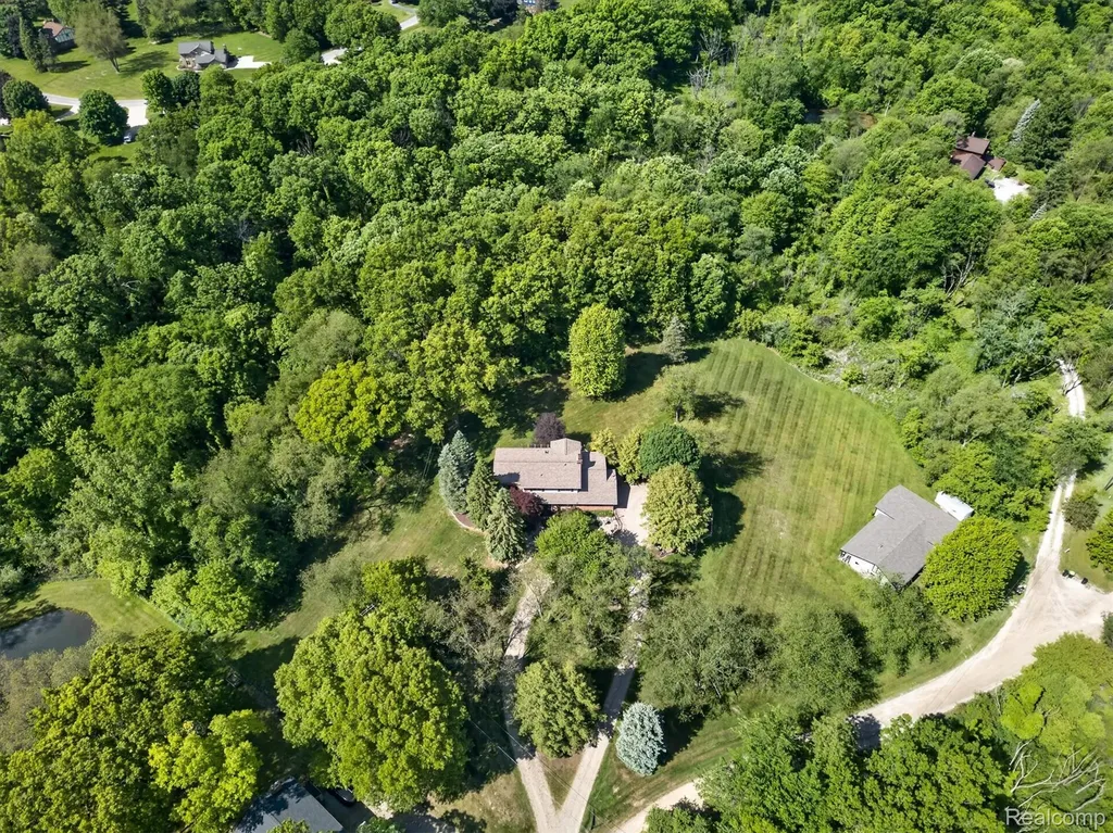 12664 Lashbrook Lane W Brighton Township MI 48114