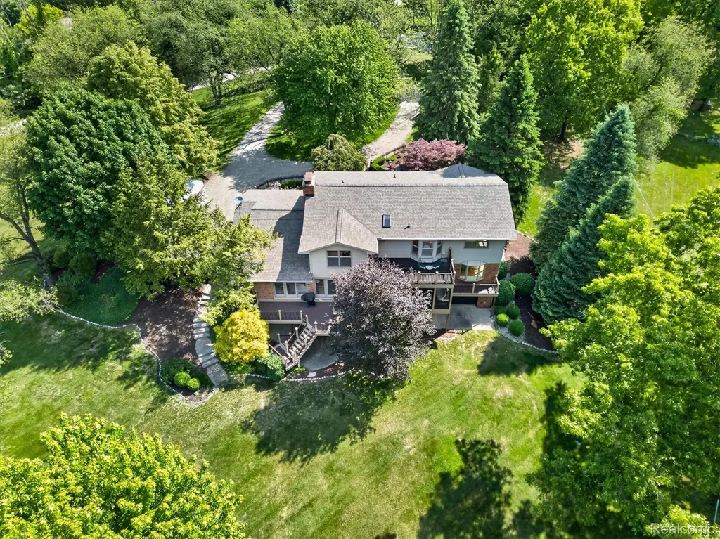 12664 Lashbrook Lane W Brighton Township MI 48114