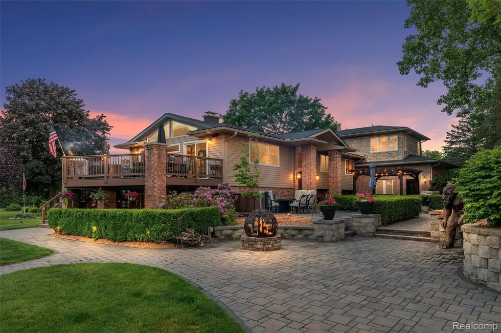 8950 Riverview Dexter Township MI 48169