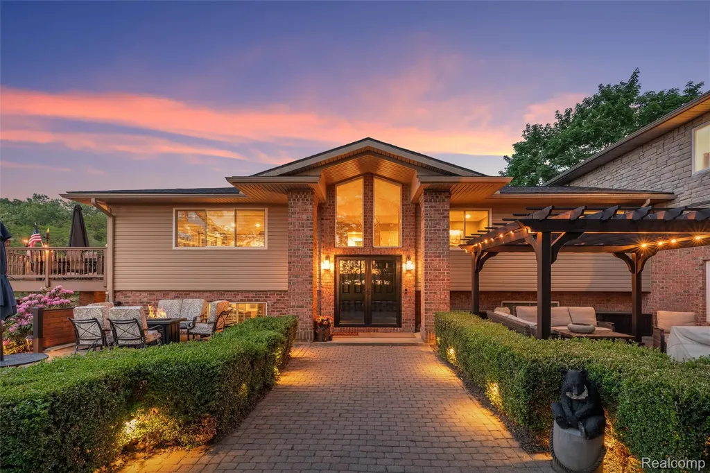 8950 Riverview Dexter Township MI 48169