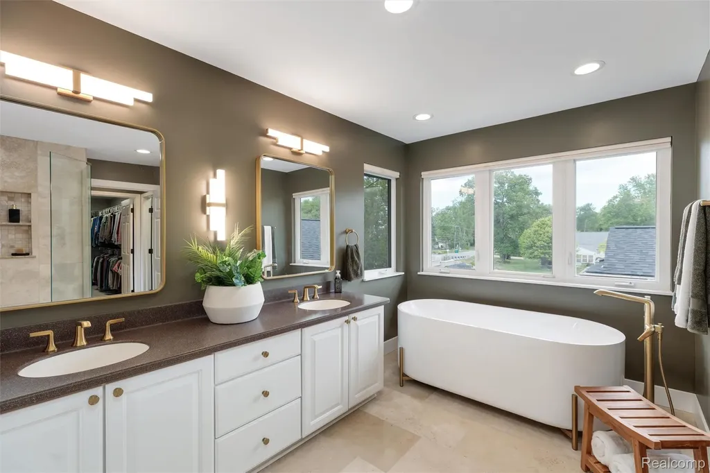 8950 Riverview Dexter Township MI 48169