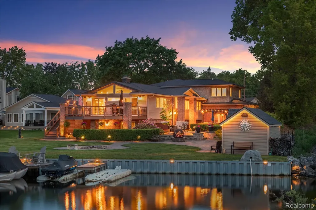 8950 Riverview Dexter Township MI 48169