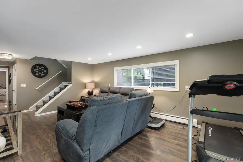 8950 Riverview Dexter Township MI 48169