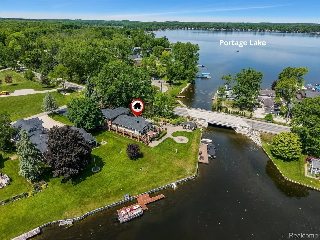 8950 Riverview Dexter Township MI 48169