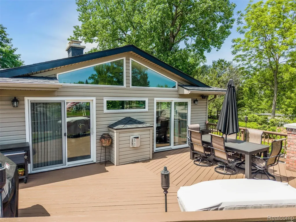 8950 Riverview Dexter Township MI 48169