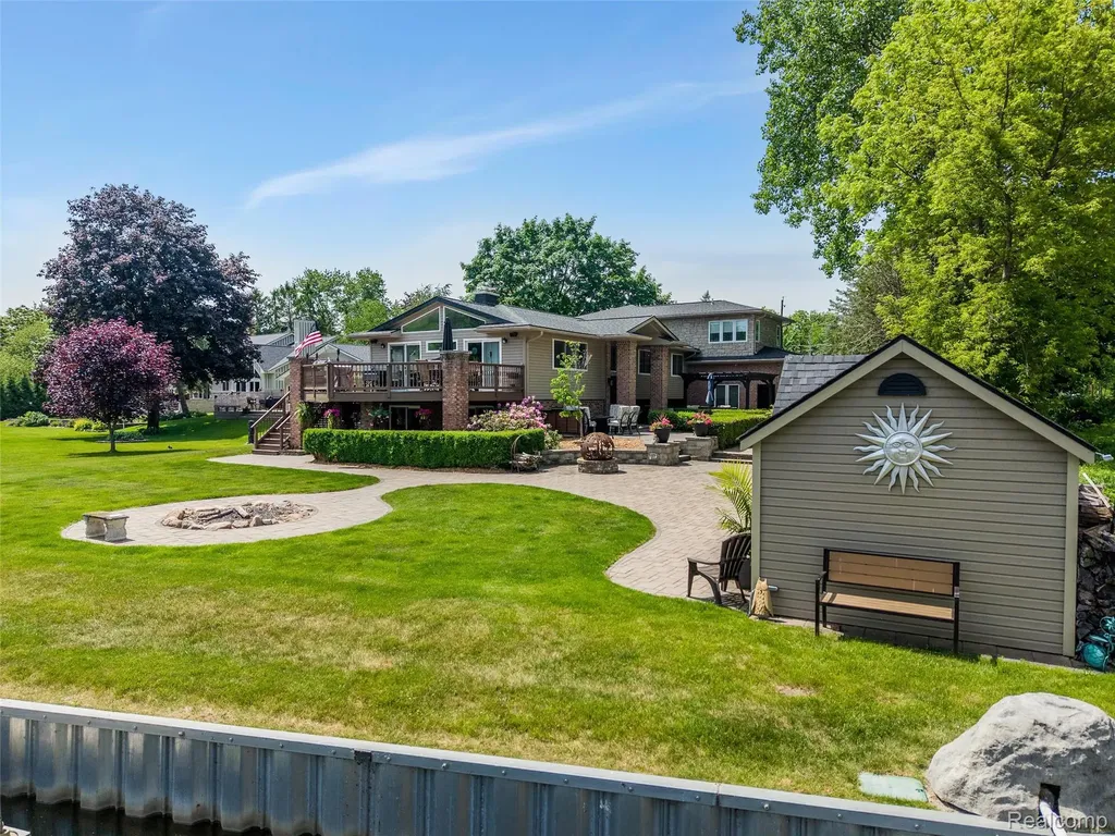 8950 Riverview Dexter Township MI 48169