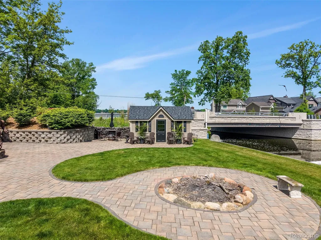8950 Riverview Dexter Township MI 48169