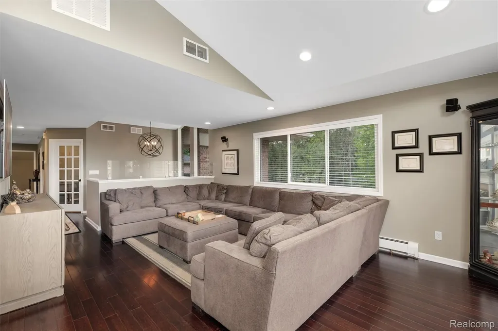 8950 Riverview Dexter Township MI 48169