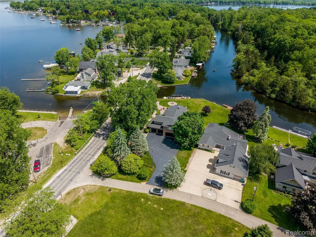 8950 Riverview Dexter Township MI 48169
