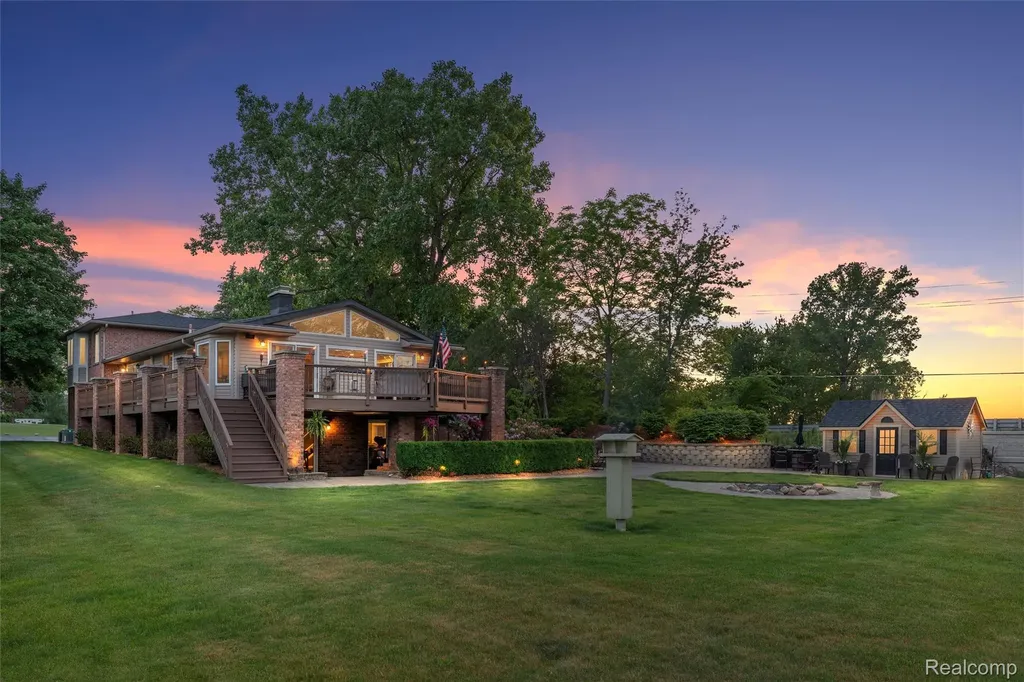 8950 Riverview Dexter Township MI 48169