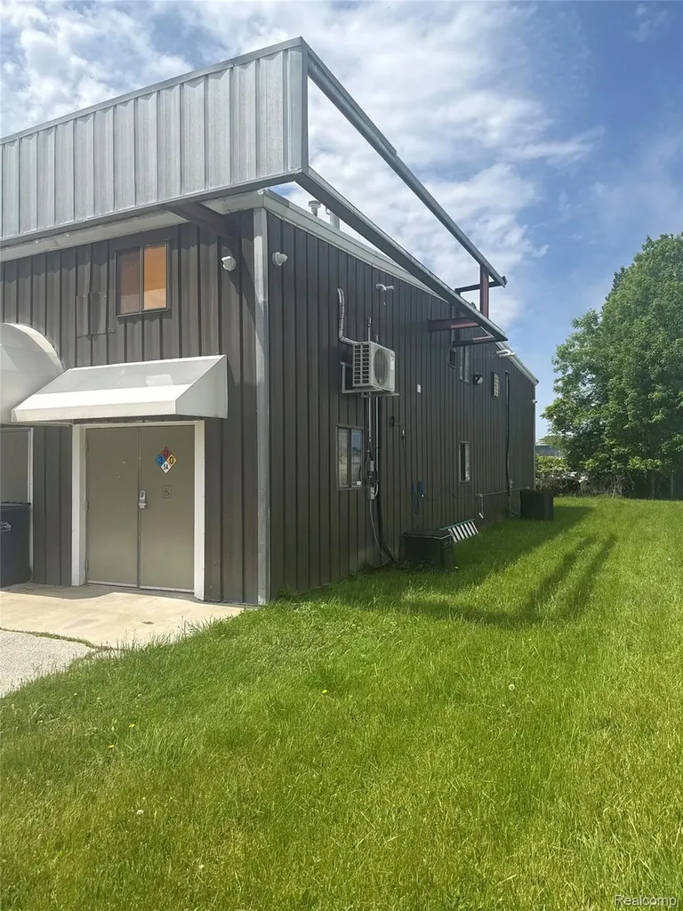 1705 Marquette Street Bay City City MI 48706