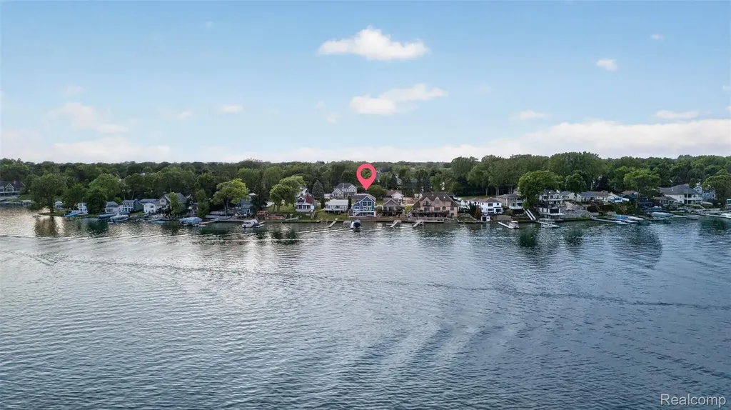 15185 Marl Drive Fenton Charter Township MI 48451
