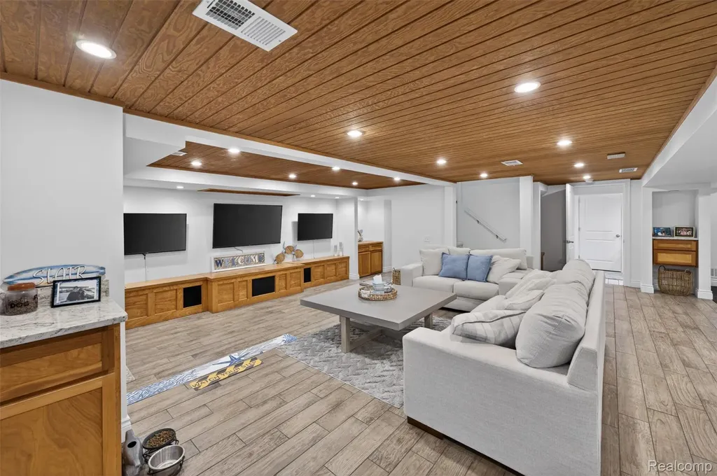 15185 Marl Drive Fenton Charter Township MI 48451