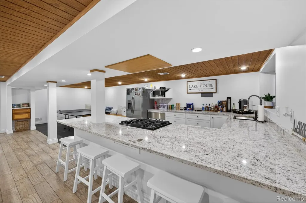 15185 Marl Drive Fenton Charter Township MI 48451