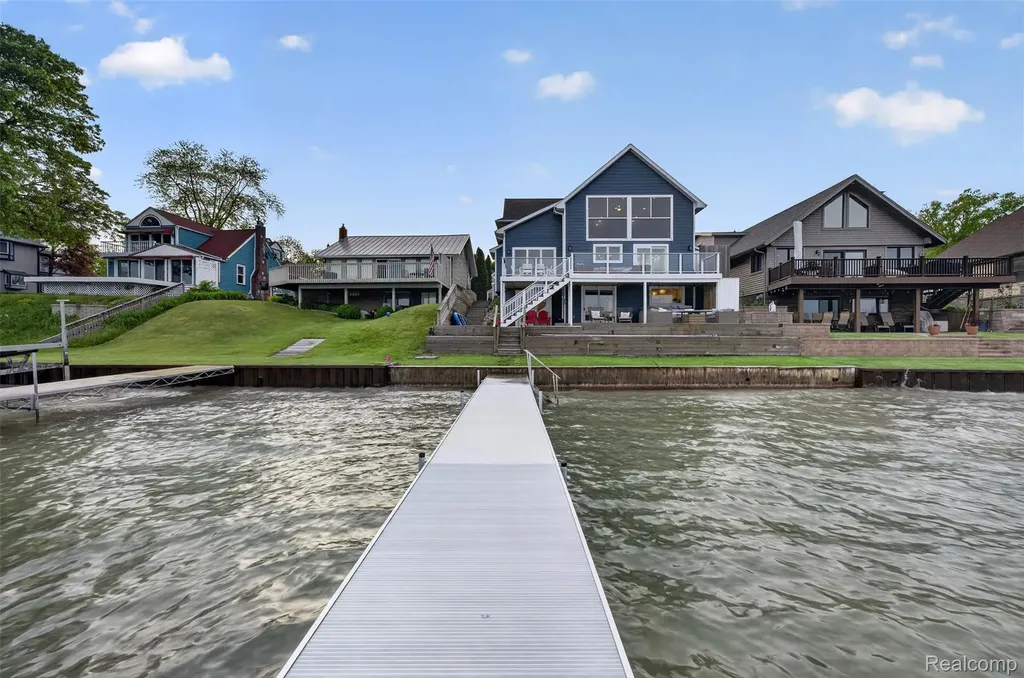 15185 Marl Drive Fenton Charter Township MI 48451