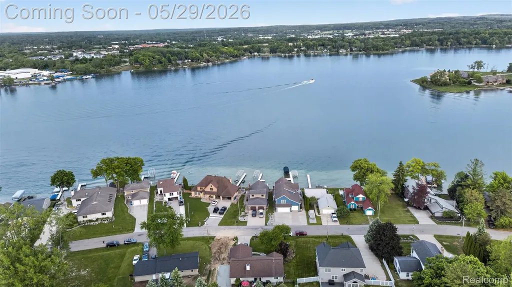 15185 Marl Drive Fenton Charter Township MI 48451