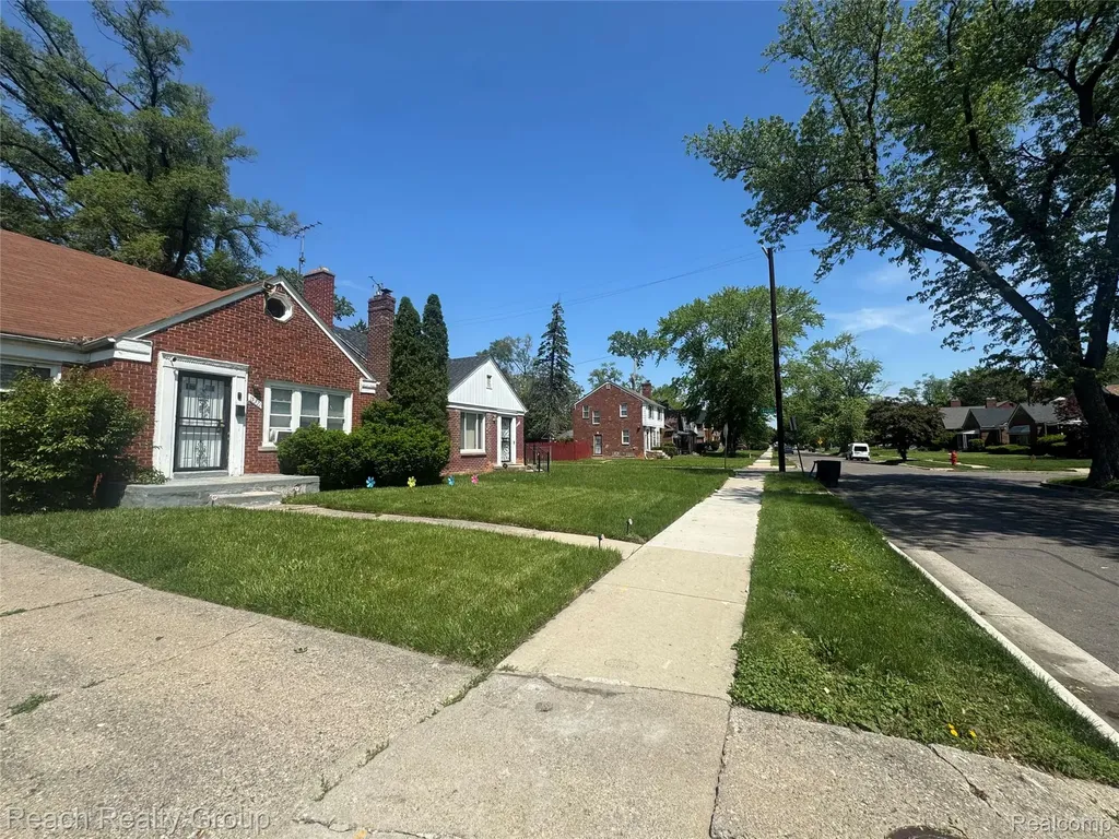 15371 Heyden Street Detroit City MI 48223