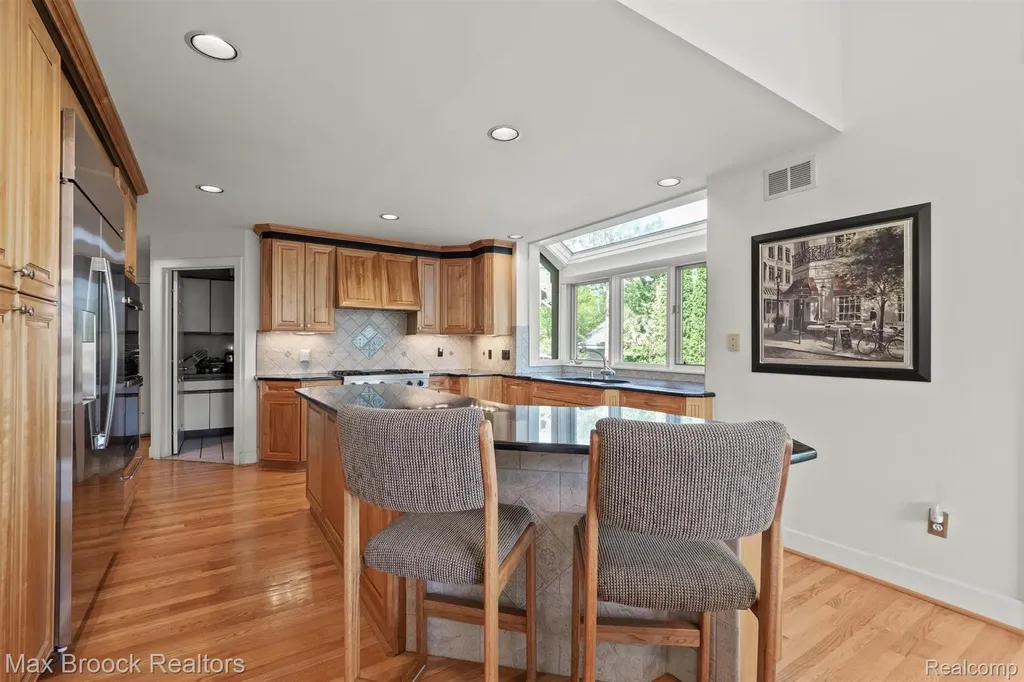363 Sycamore Court Bloomfield Charter Township MI 48302