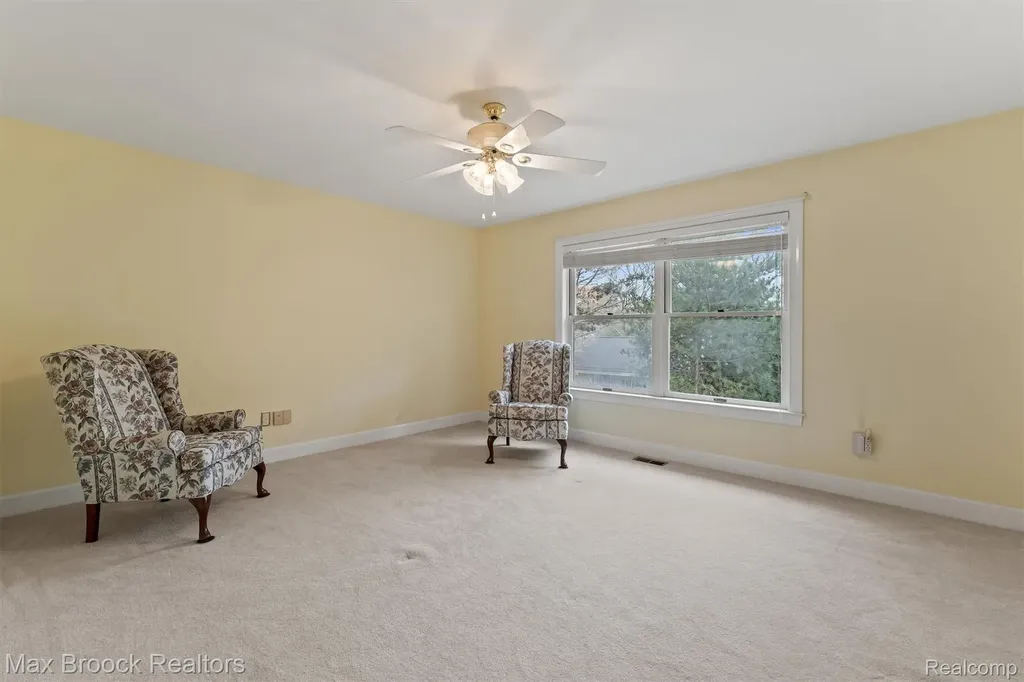 363 Sycamore Court Bloomfield Charter Township MI 48302