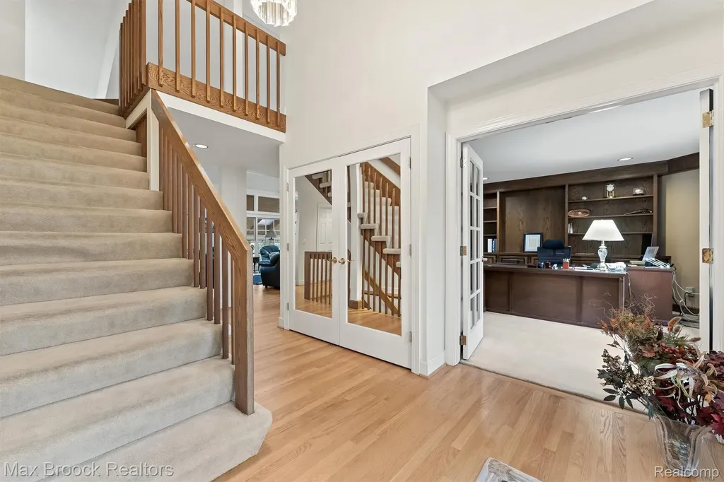 363 Sycamore Court Bloomfield Charter Township MI 48302
