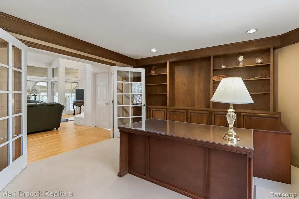 363 Sycamore Court Bloomfield Charter Township MI 48302