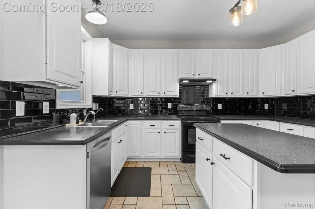 43126 Alcott Circle Novi City MI 48377