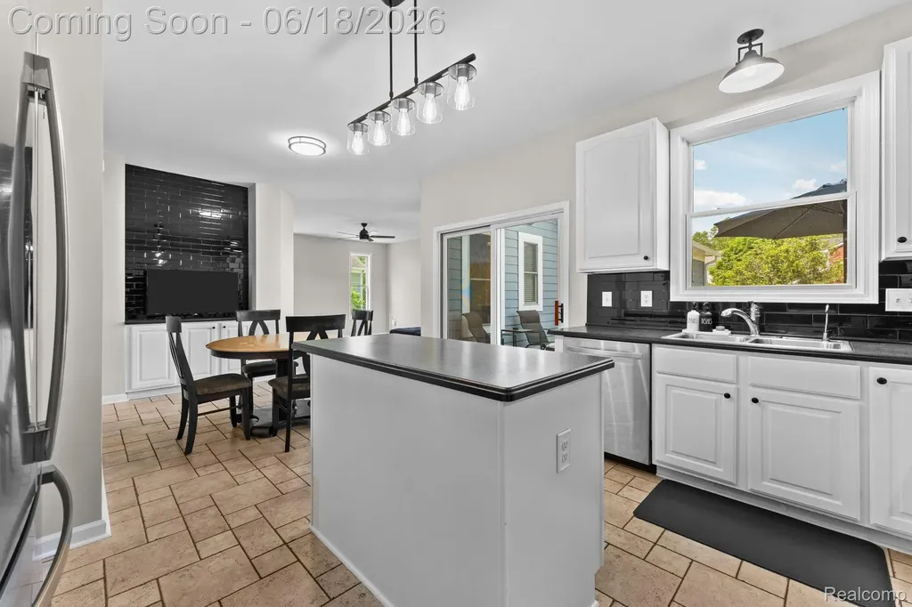 43126 Alcott Circle Novi City MI 48377