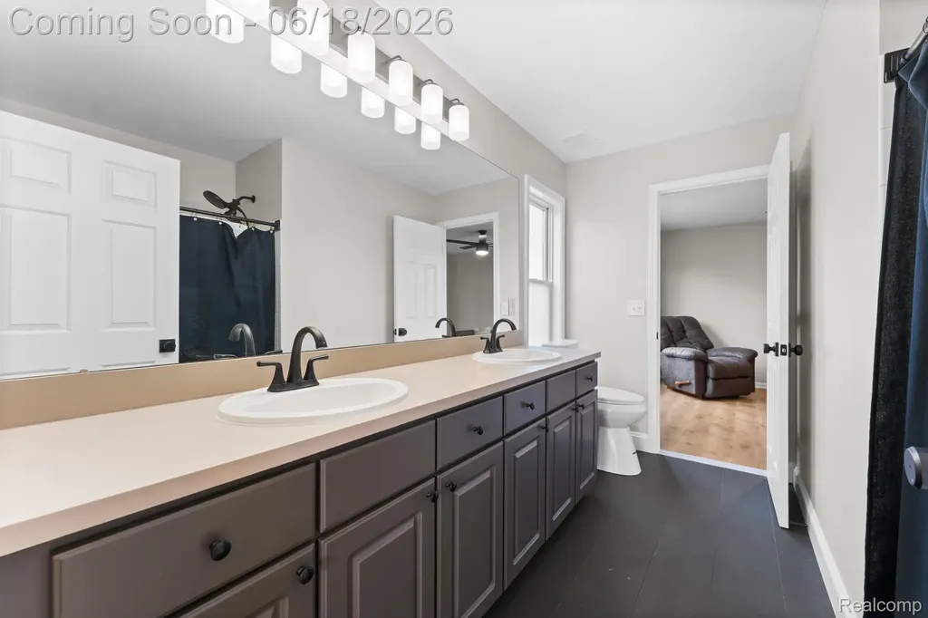 43126 Alcott Circle Novi City MI 48377