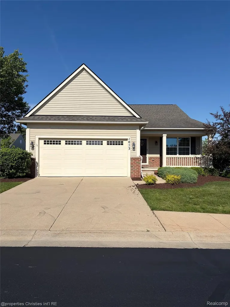 1053 Paddock Drive South Lyon City MI 48178