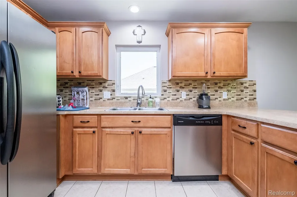 3695 Eagle Creek Drive Shelby Charter Township MI 48317